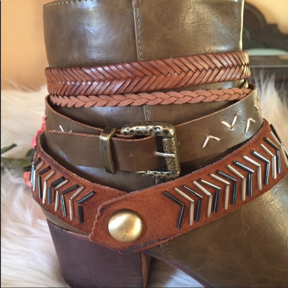 BROWN FAUX LEATHER WESTERN BOOTS - Picture 7 of 8